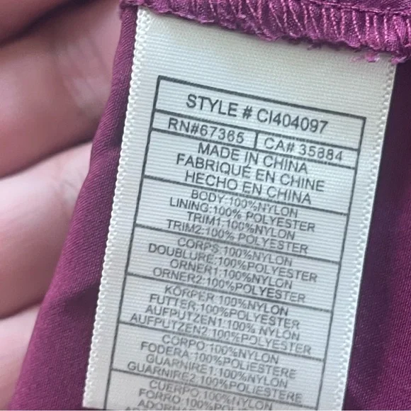 Cupcakes and cashmere Davey layered bell sleeve wine lace top M - Picture 7 of 15